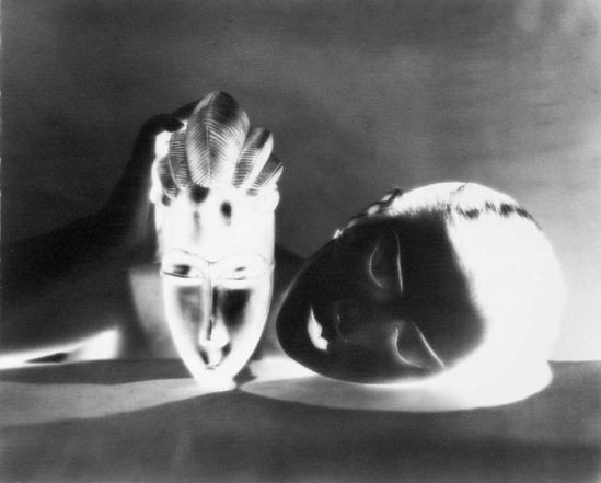 6.-Man-Ray-Negative-Noire-et-blanche-Man-Ray