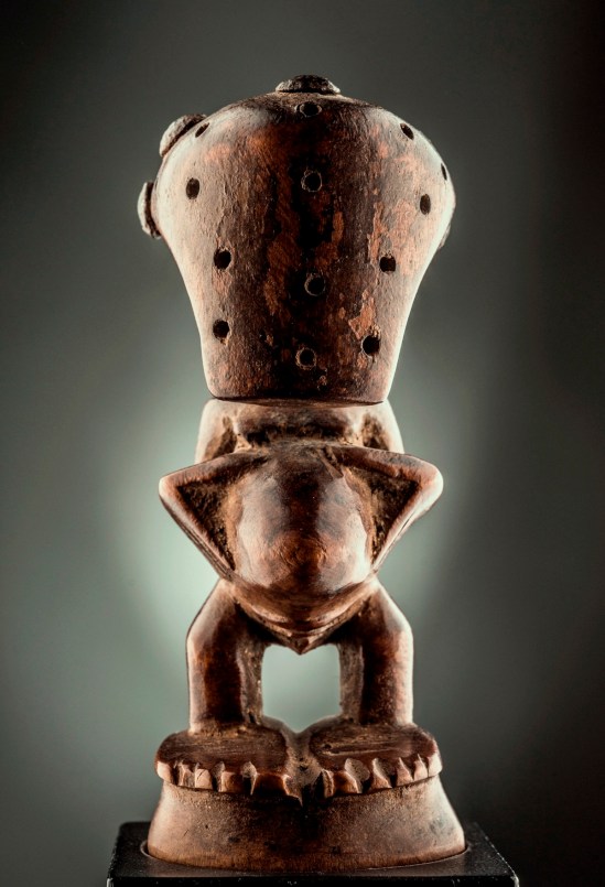 Songye Mestach front jpg (2)