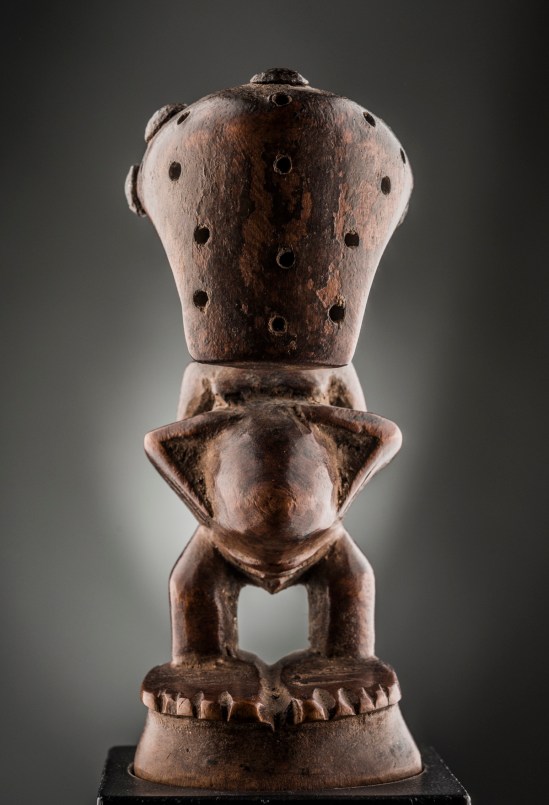 Songye Mestach front jpg