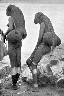Women of the Sango Tribe, Banzyville (Ubanghi) (c. 1905) Henry Wellington Wack .