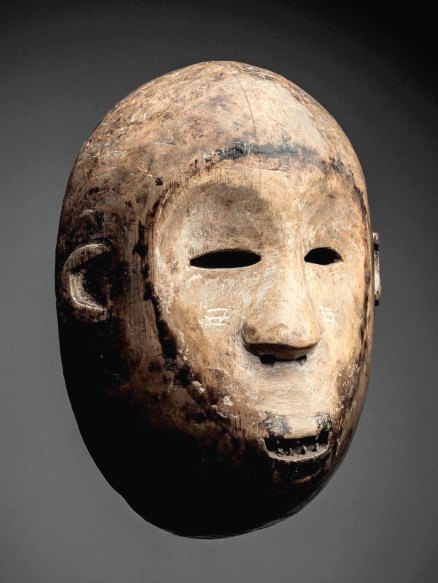 Ngbaka tre quarti jpg