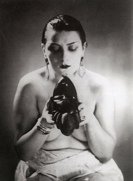 Black &amp; White (Kiki) 03 - Man Ray,1926
